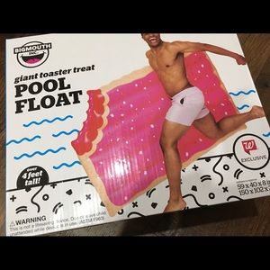 Giant toaster treat pool float